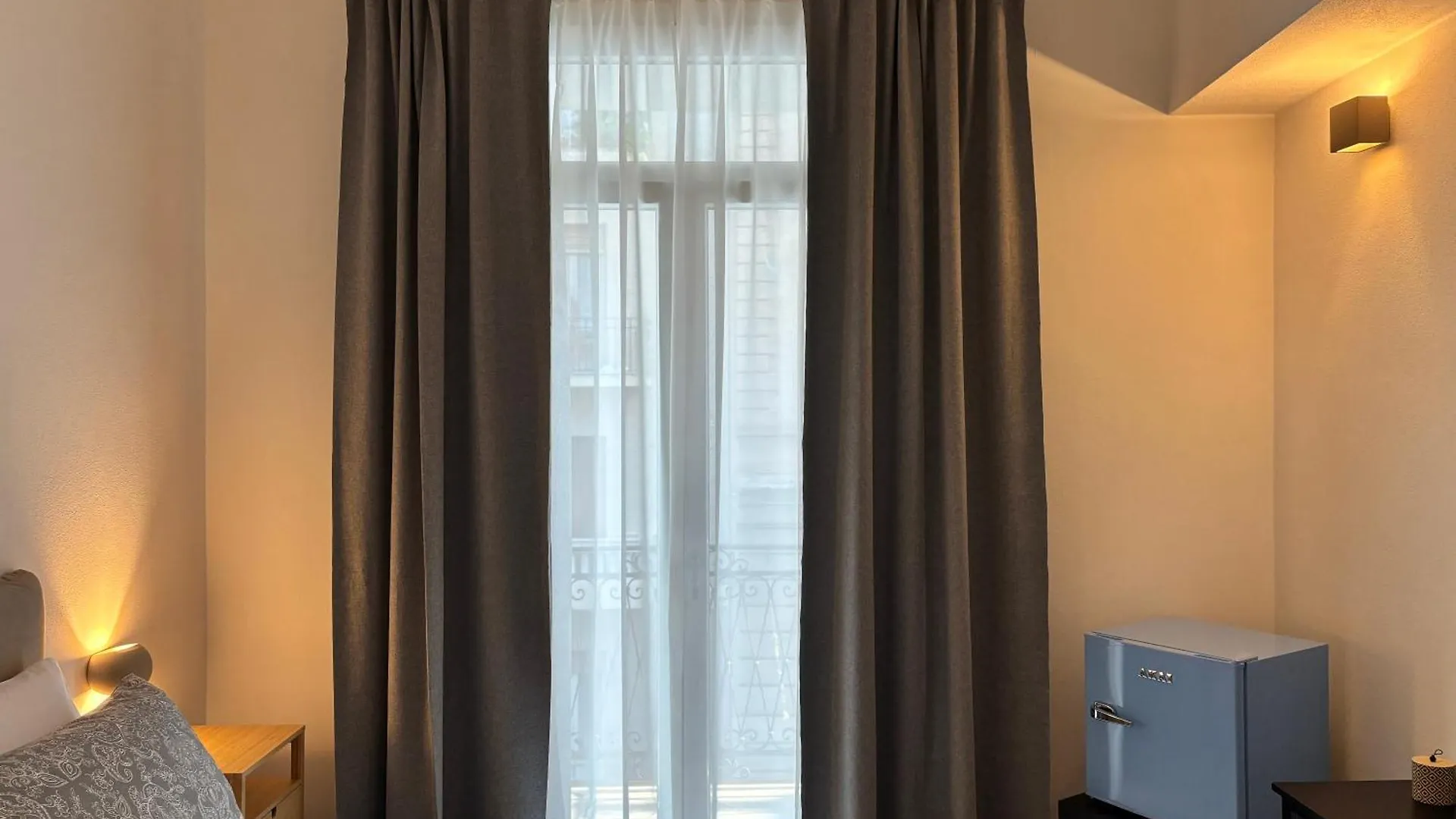 Homestay Historic Central Balcony Rooms & Apartment On Via Maqueda Palermo