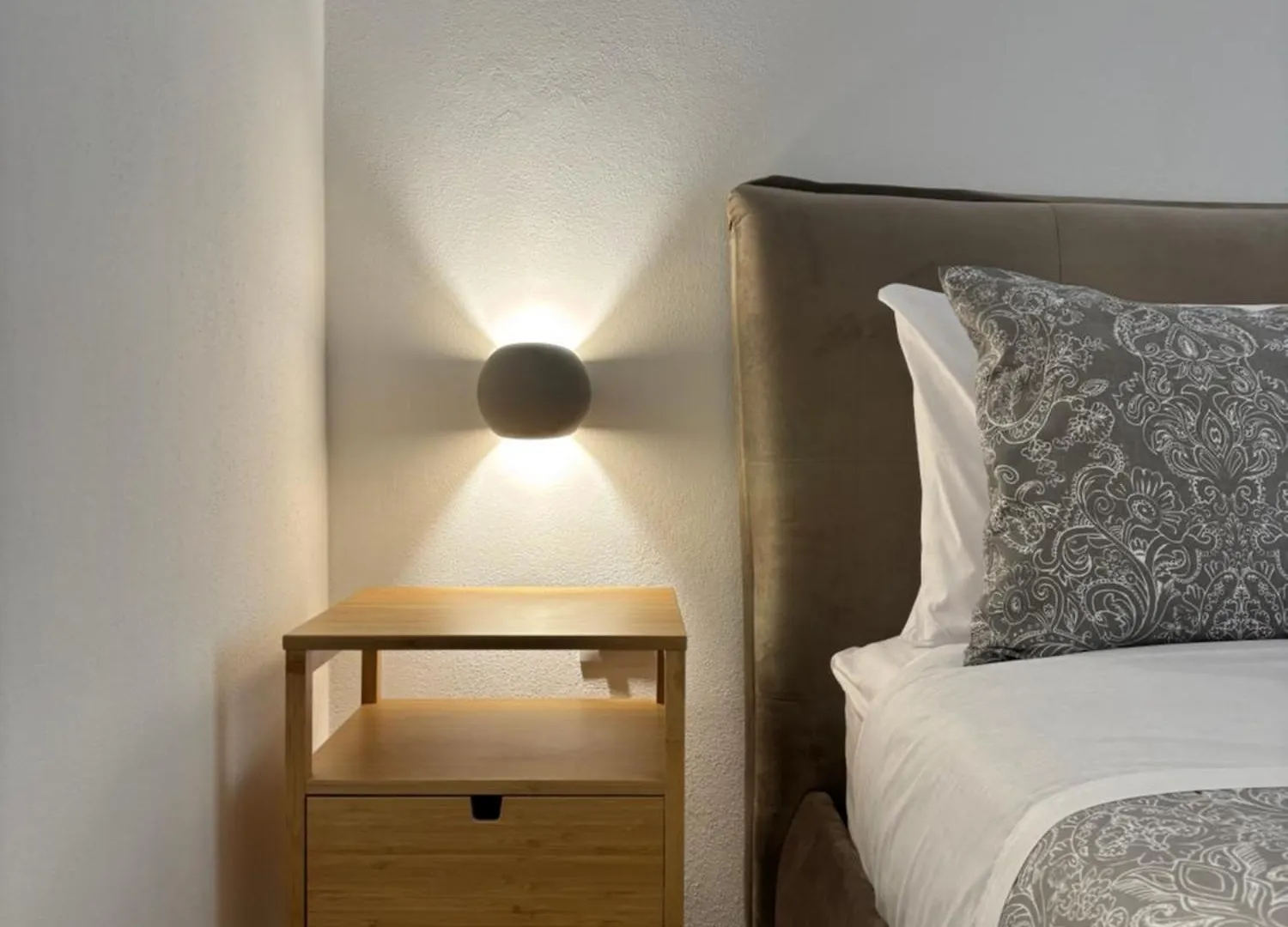 Historic Central Balcony Rooms & Apartment On Via Maqueda Palermo Italy