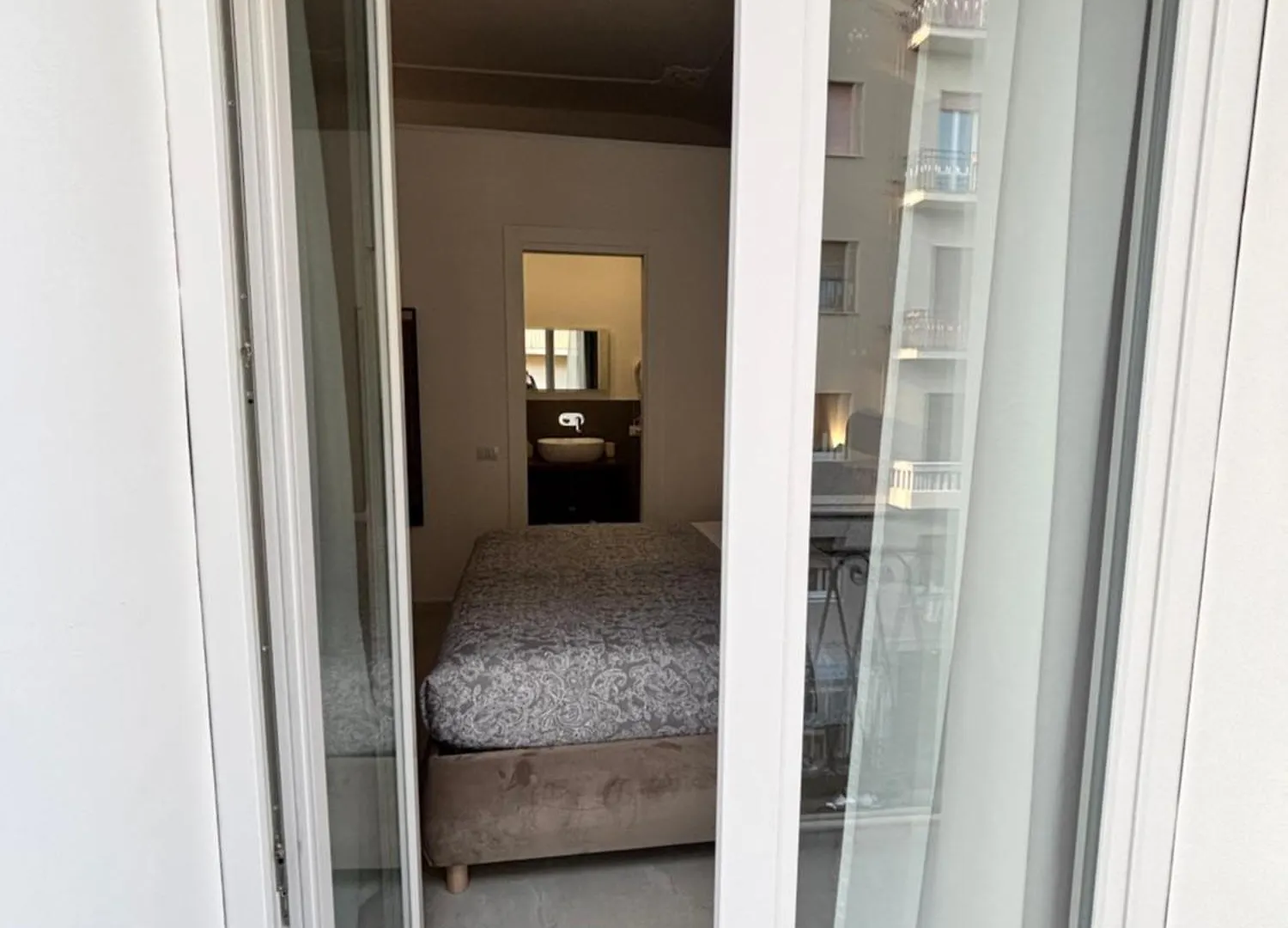 Homestay Historic Central Balcony Rooms & Apartment On Via Maqueda Palermo Italy