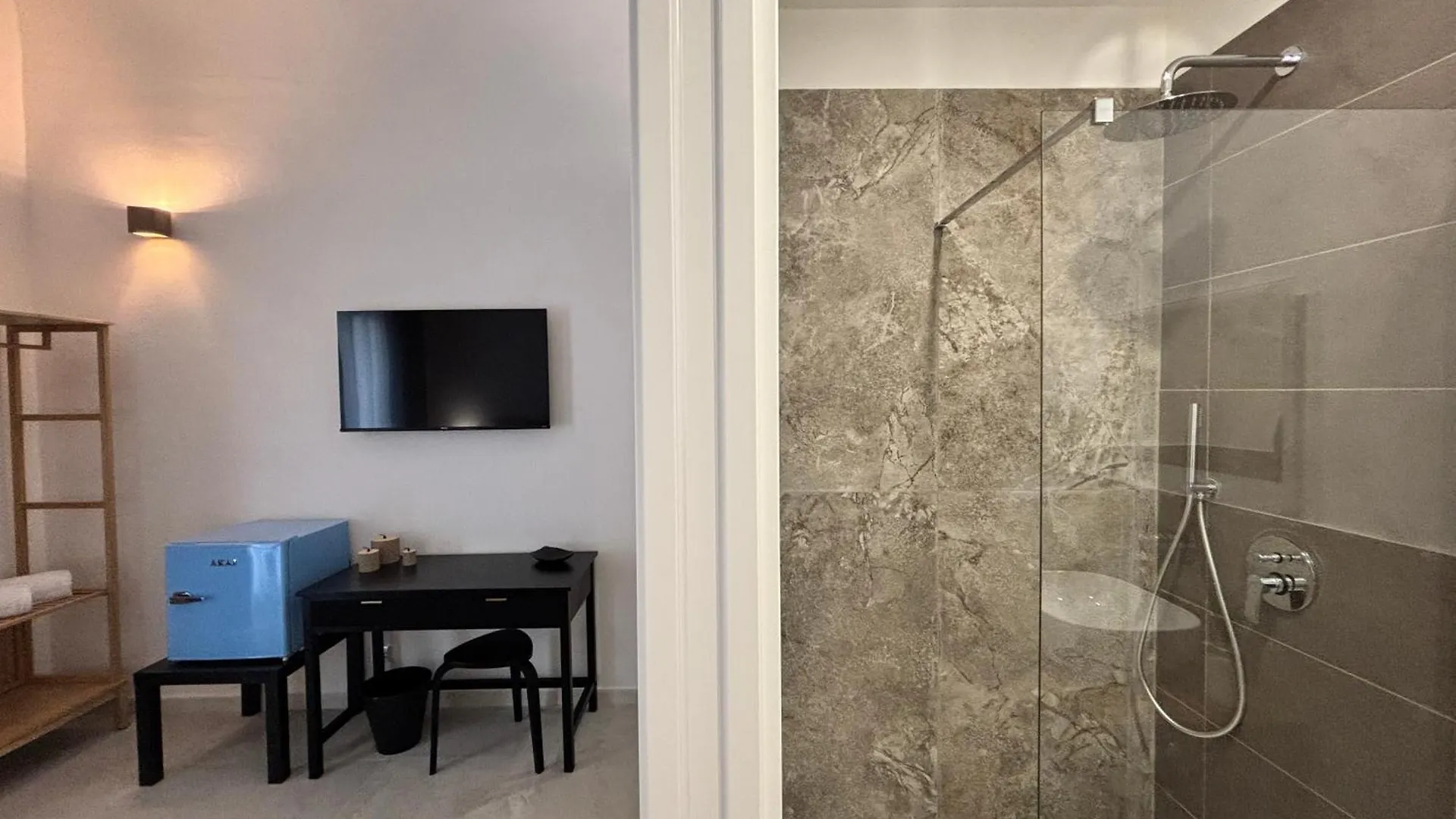 Homestay Historic Central Balcony Rooms & Apartment On Via Maqueda Palermo Italy