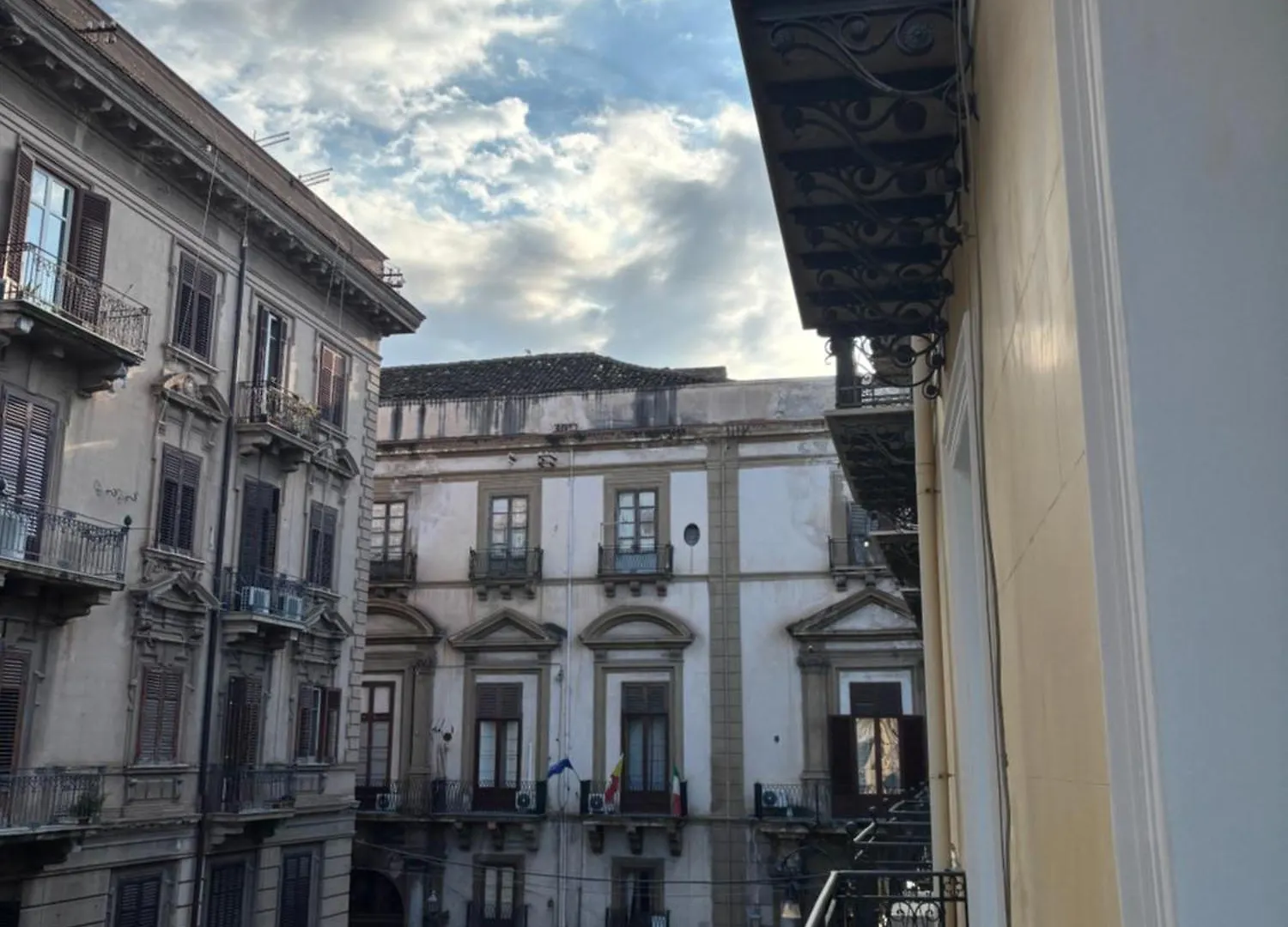 Historic Central Balcony Rooms & Apartment On Via Maqueda Palermo 0*,  Italy