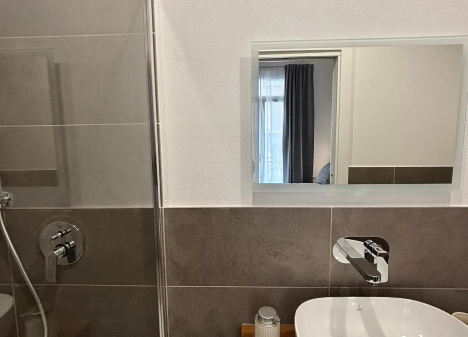 Historic Central Balcony Rooms & Apartment On Via Maqueda Palermo Italy