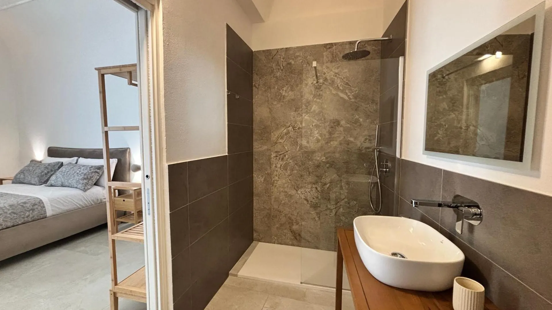 Historic Central Balcony Rooms & Apartment On Via Maqueda Palermo 0*,  Italy