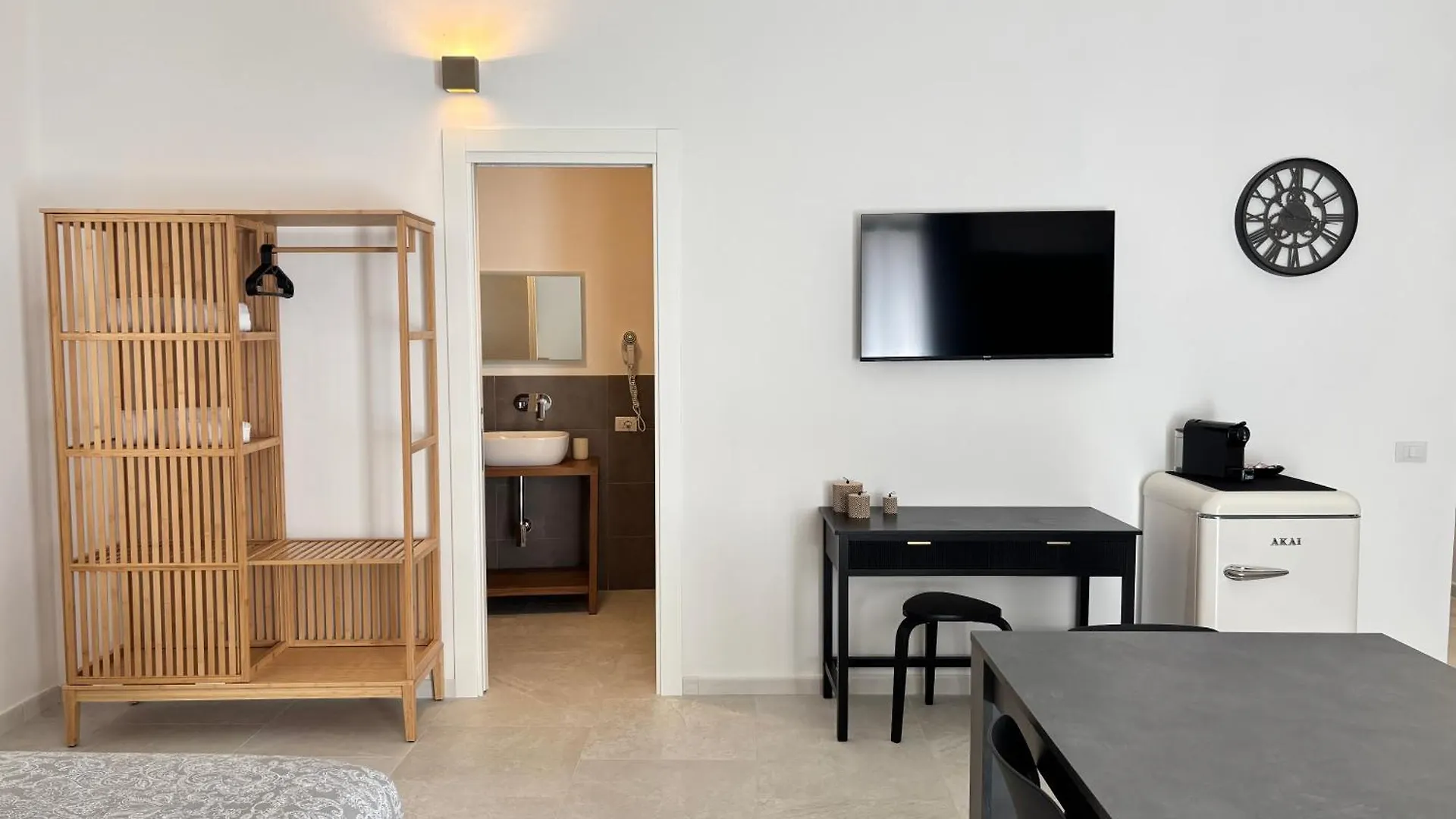 Historic Central Balcony Rooms & Apartment On Via Maqueda Palermo