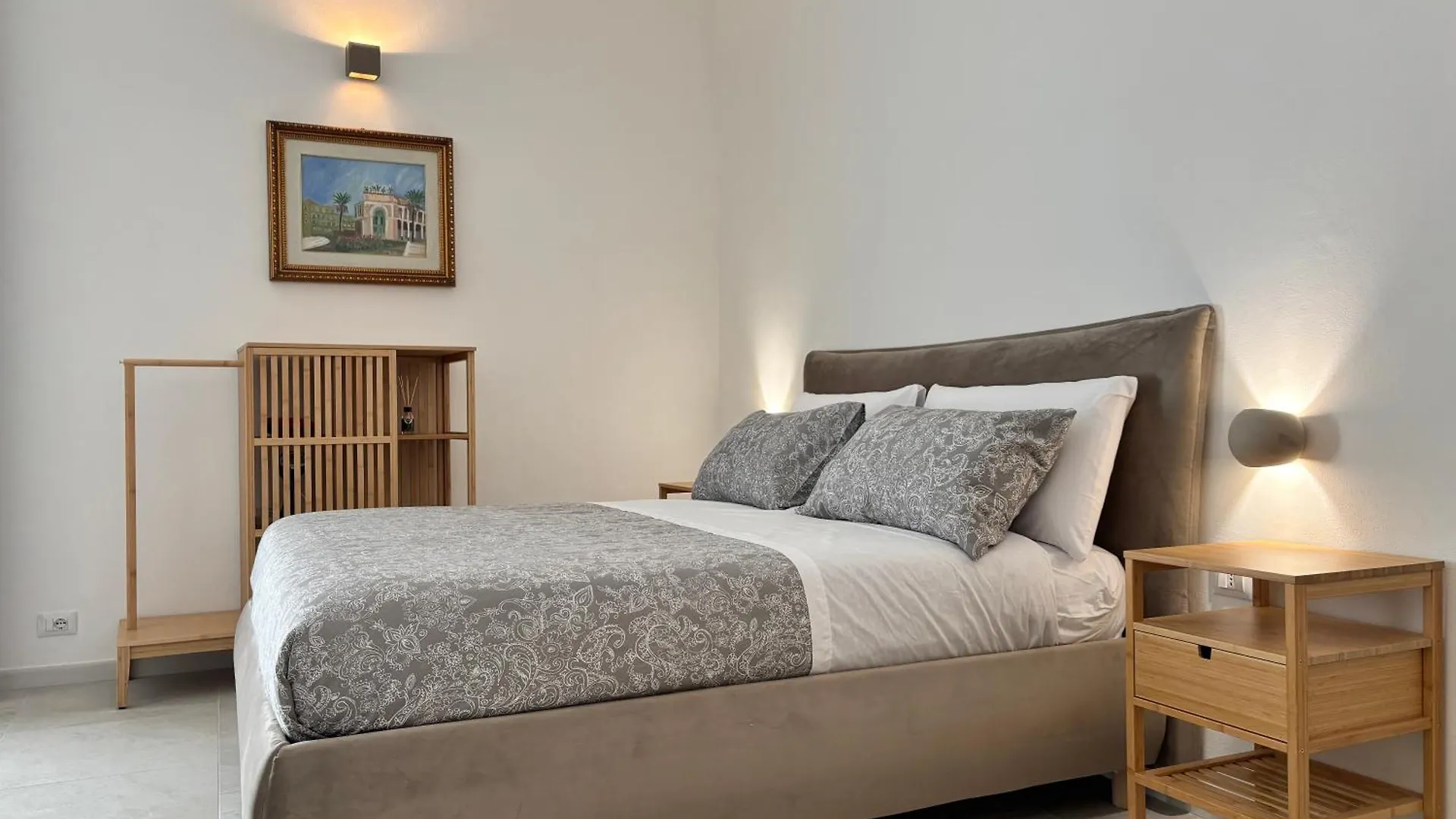 Historic Central Balcony Rooms & Apartment On Via Maqueda Palermo 0*,  Italy
