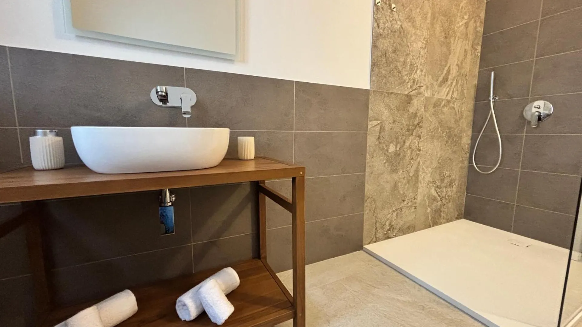 Проживание в семье Historic Central Balcony Rooms & Apartment On Via Maqueda Палермо