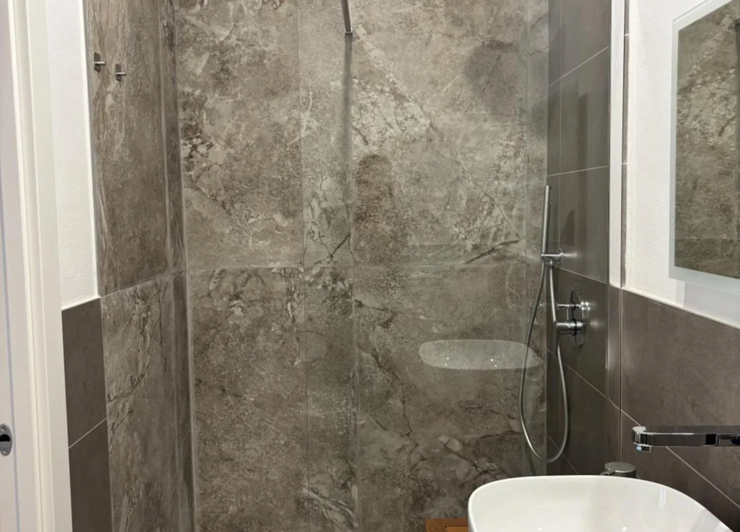 Historic Central Balcony Rooms & Apartment On Via Maqueda Palermo
